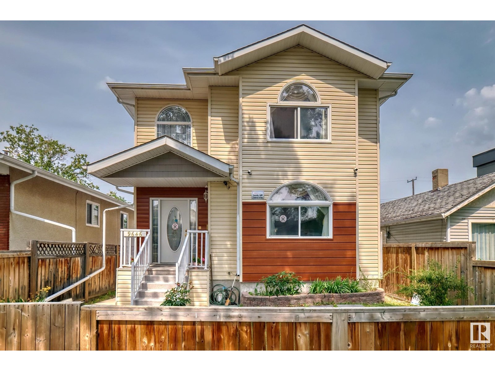 Property at 9646 73 AV NW image 2