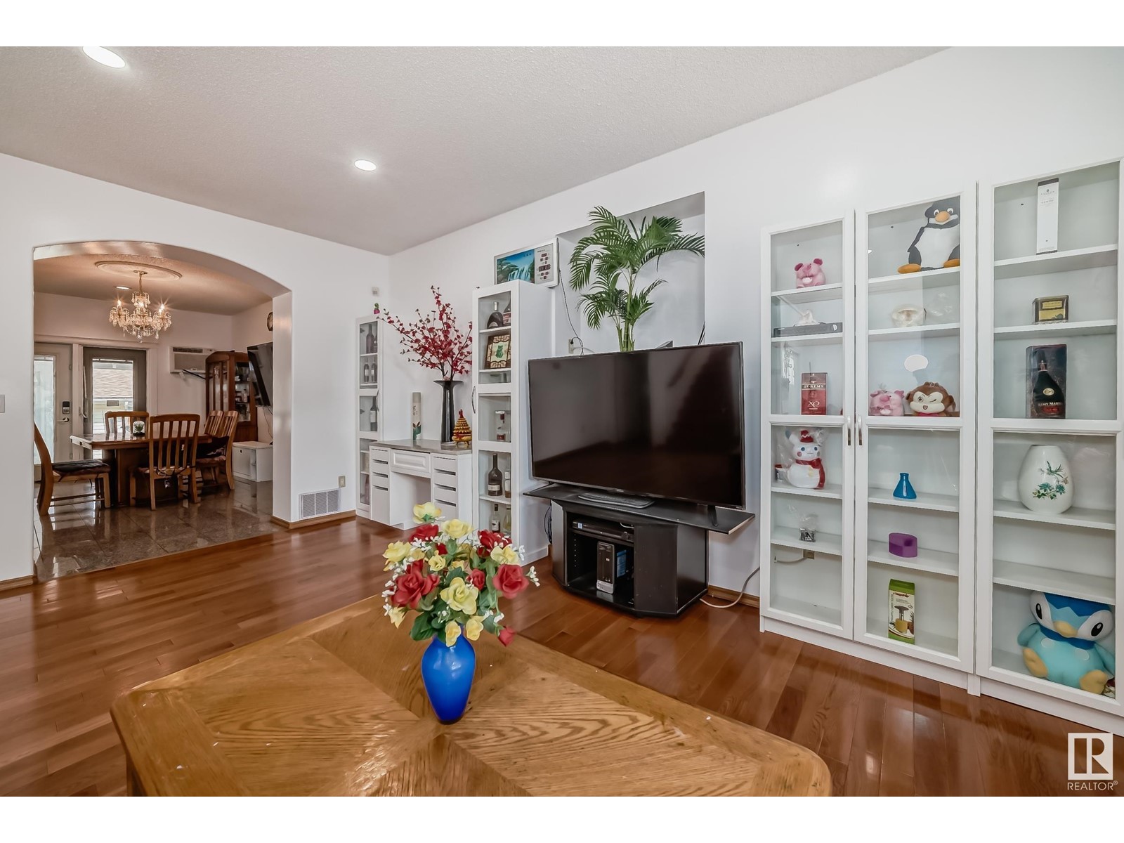 Property at 9646 73 AV NW image 4