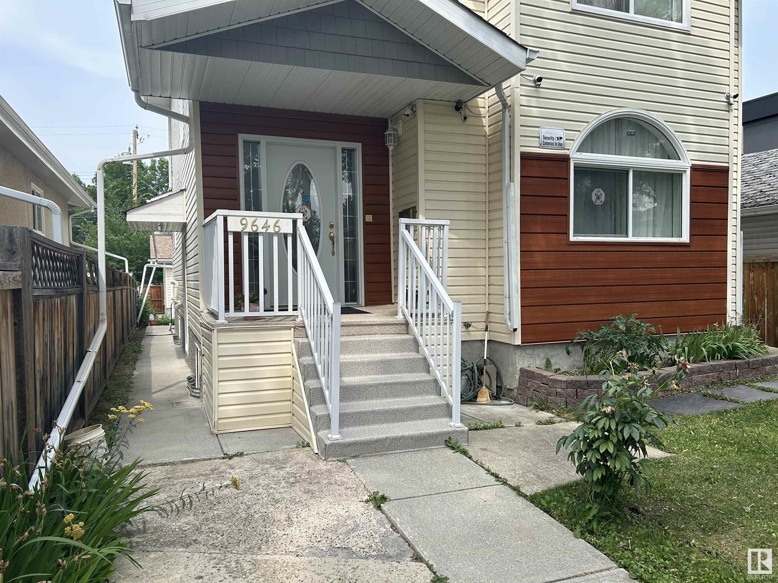 9646 73 Av Nw, Edmonton, Alberta  T6E 1B2 - Photo 3 - E4417108