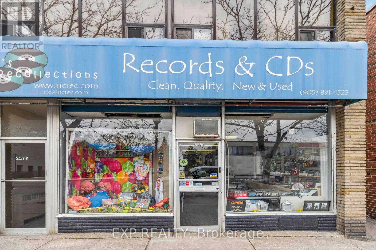 MAIN - 257 LAKESHORE ROAD E, Mississauga, Ontario
