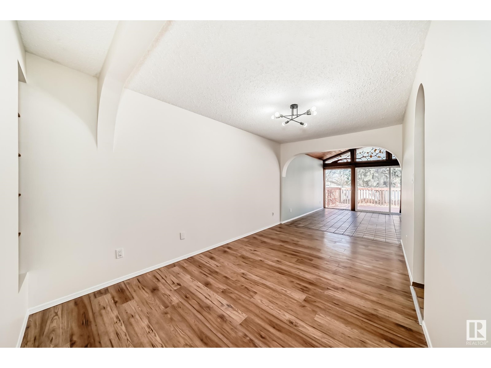 Property at 10304 166 AV NW image 3