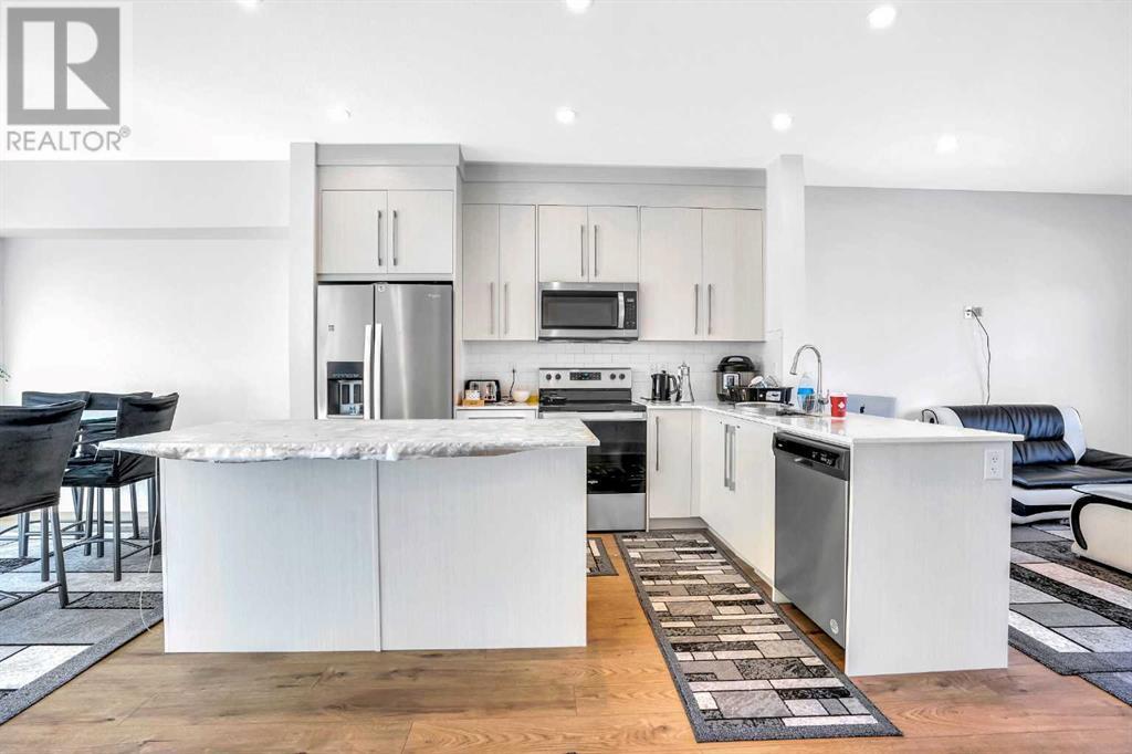Property at 124 Savanna Street NE image 3