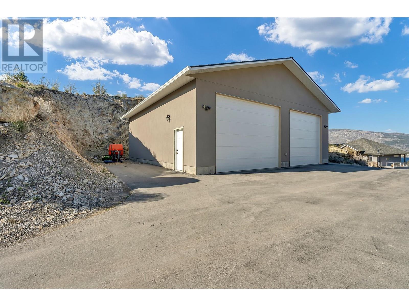18300 Mcdougald Road, Summerland, British Columbia  V0H 1Z6 - Photo 2 - 10344135