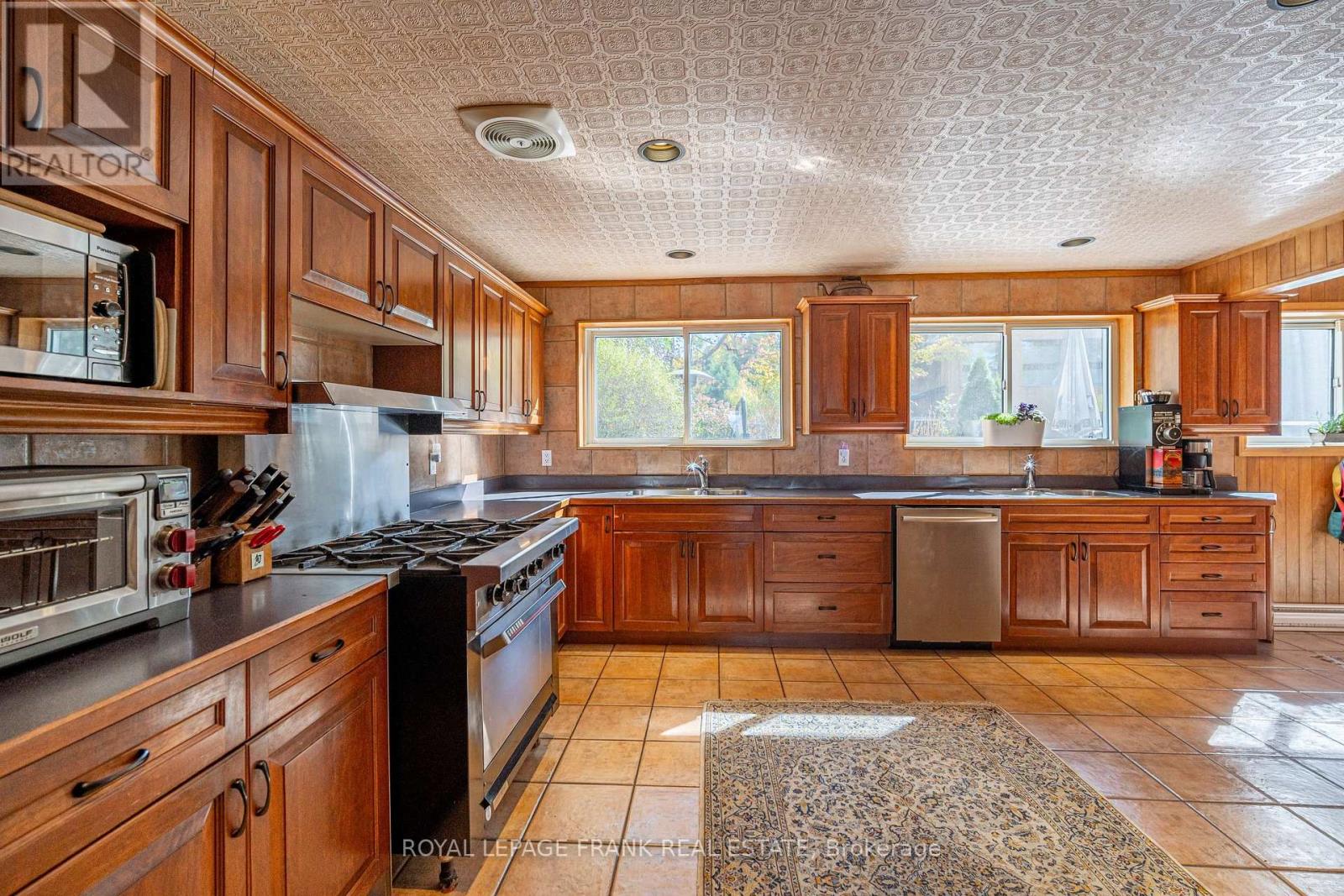1329 Trappers Lane, Douro-Dummer, Ontario  K0L 2H0 - Photo 30 - X12103784