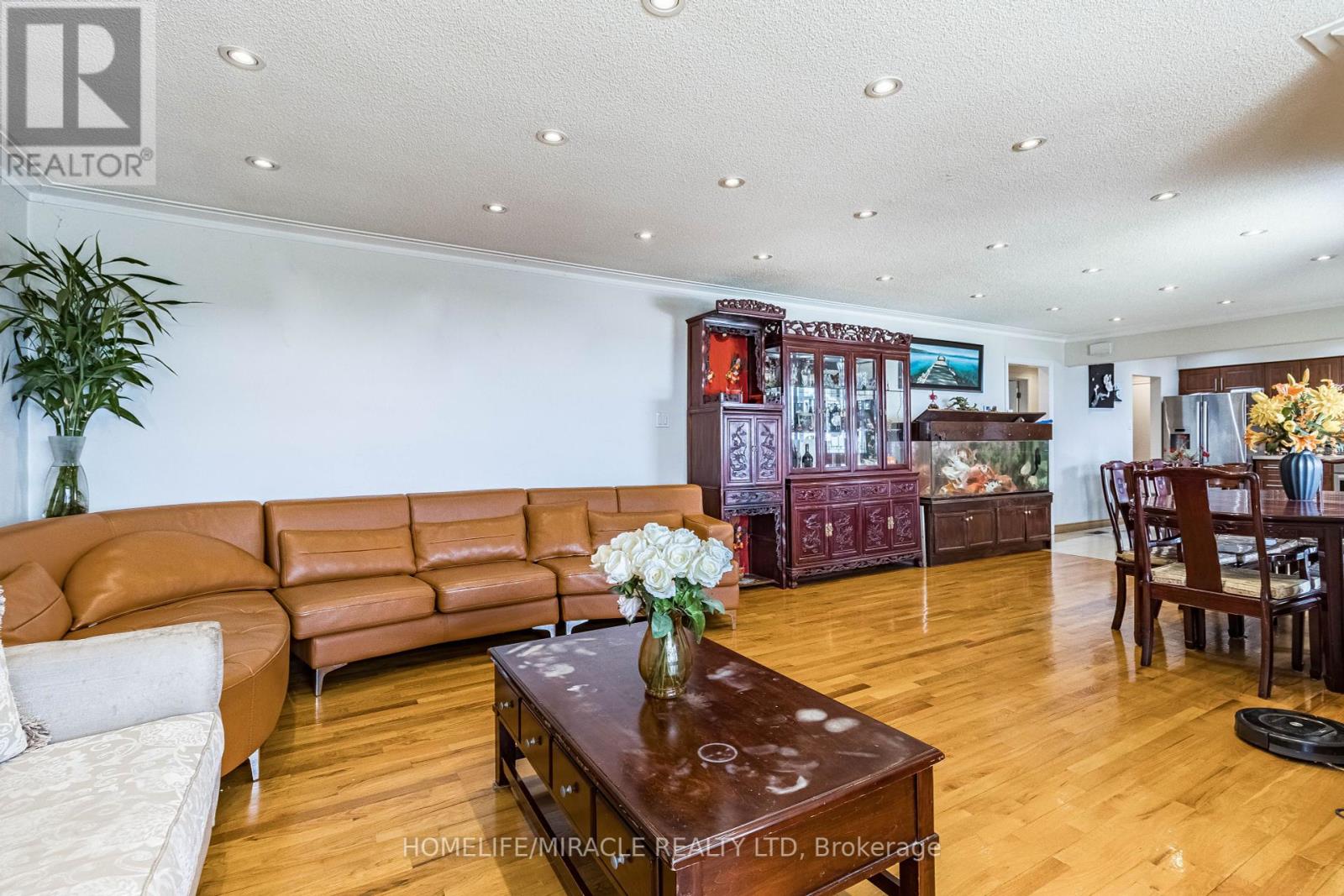331 Tornado Drive, Bradford West Gwillimbury, Ontario  L3Z 2A6 - Photo 8 - N12106179