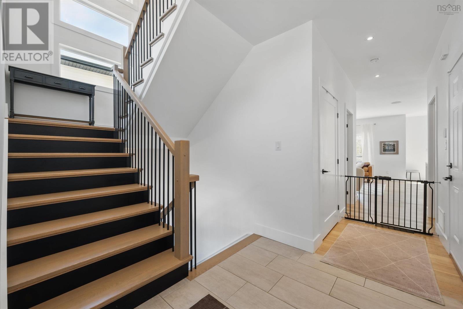 Property at 271 Transom Drive image 3