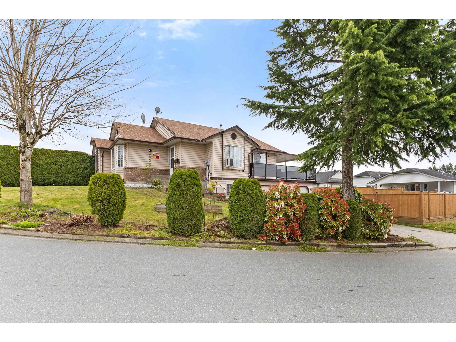 Property at 2930 EDGEHILL AVENUE image 3