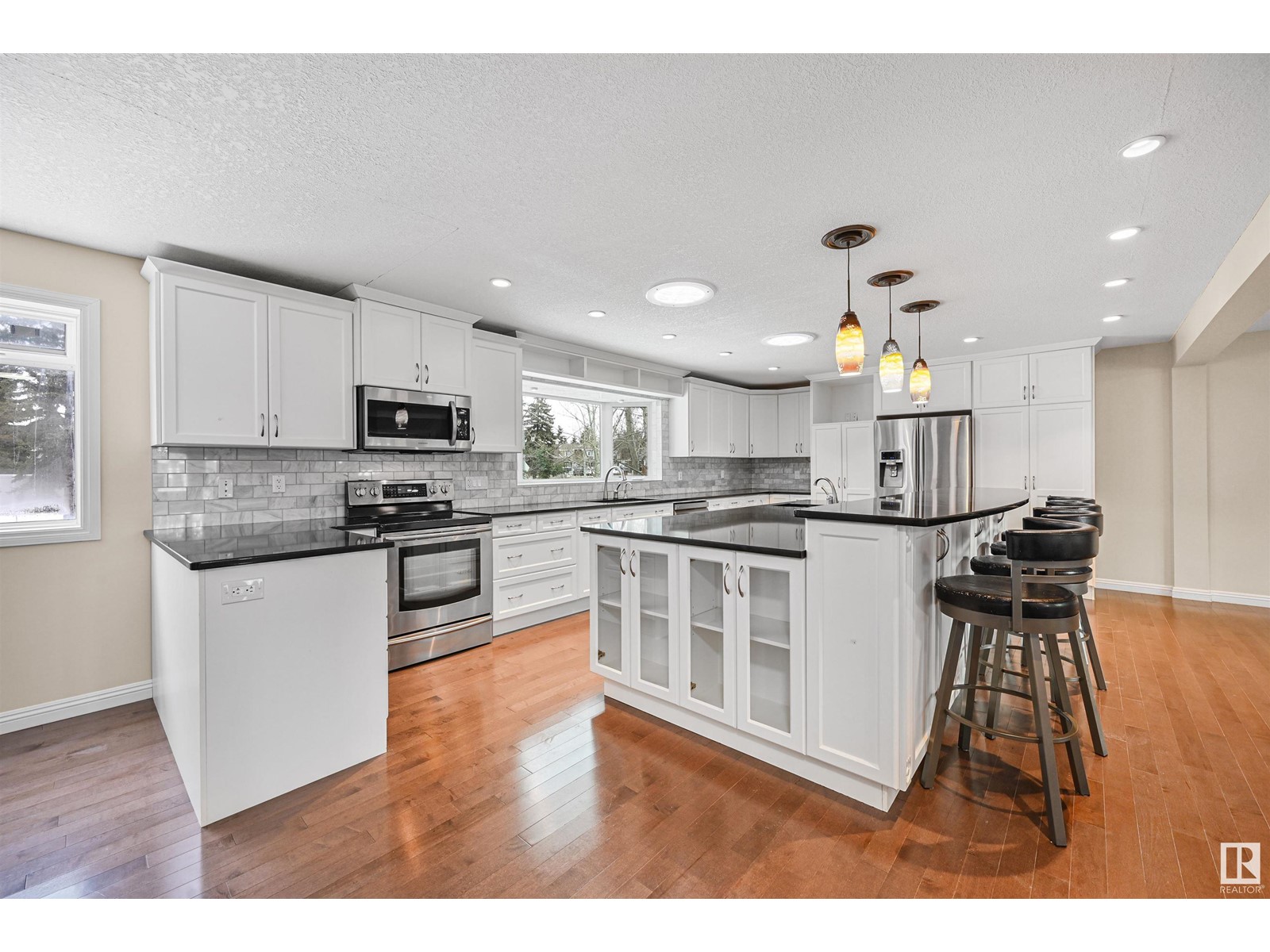 Property at 2 WESTBROOK DR NW image 3