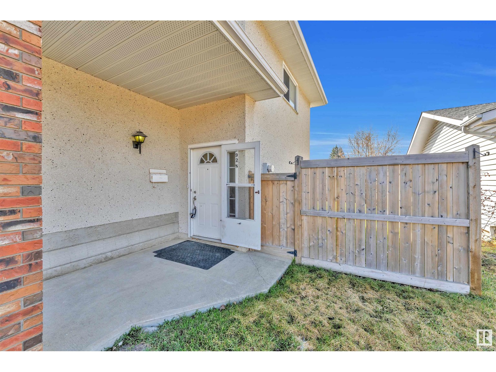 Property at 1928 68 ST NW image 2
