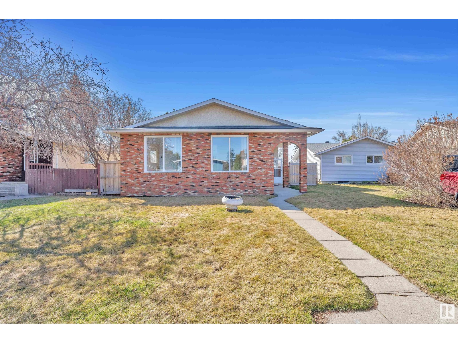 Property at 1928 68 ST NW image 1