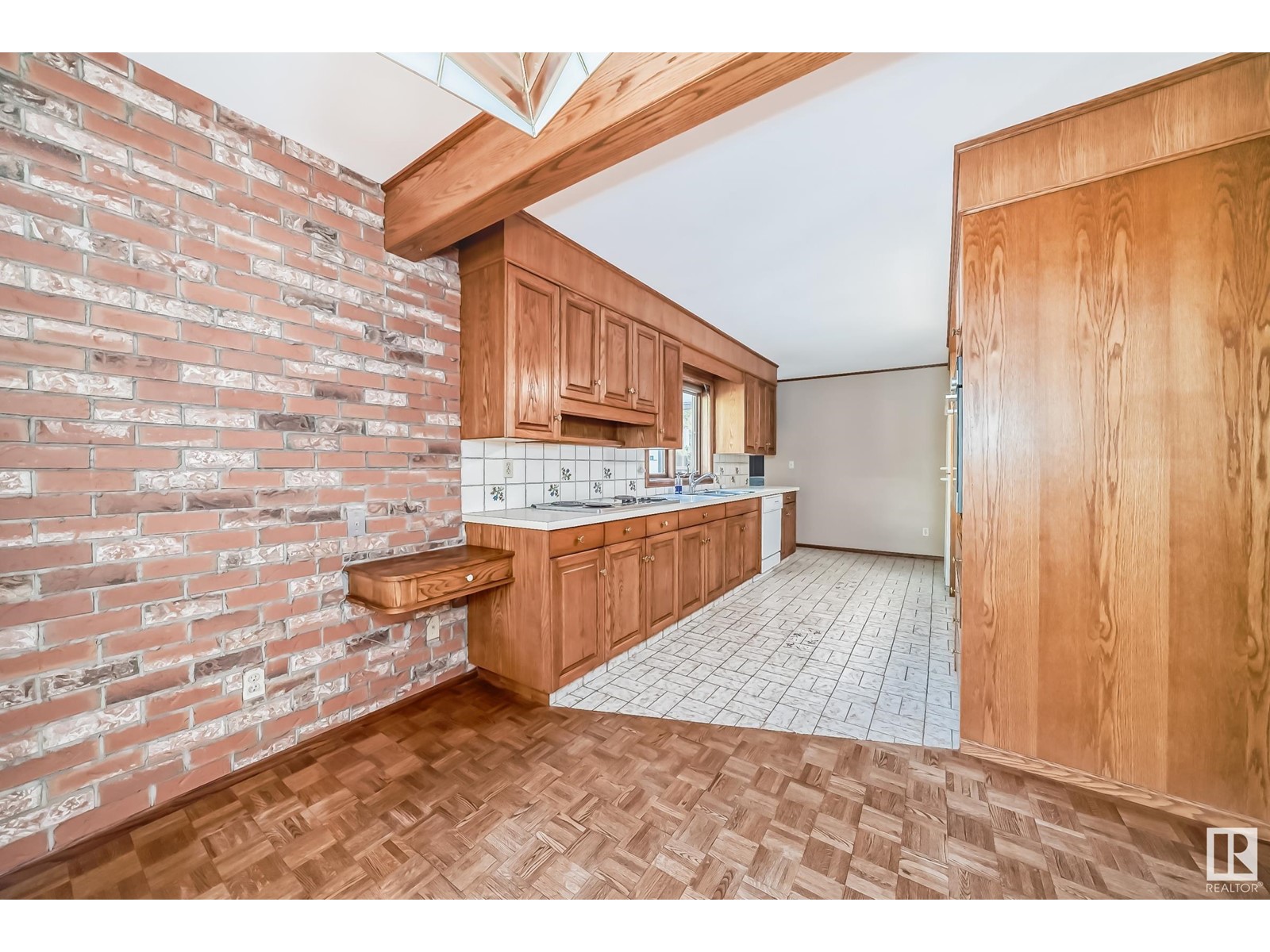 Property at 8 Morel CR image 5