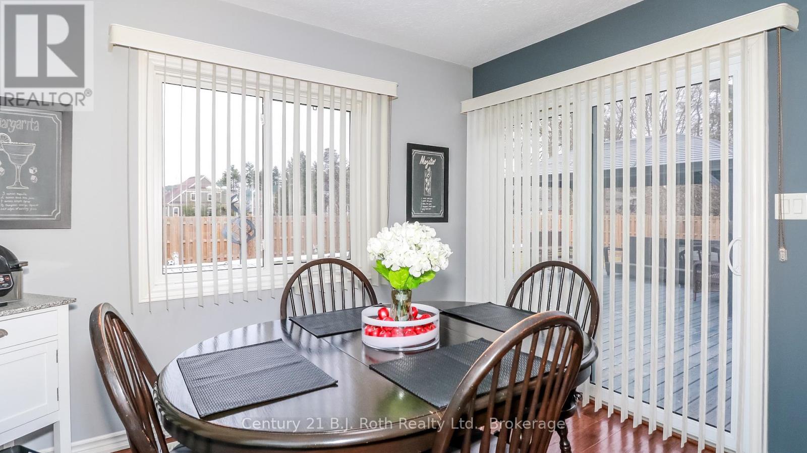 3031 Second Street, Severn (West Shore), Ontario  L3V 7A8 - Photo 11 - S12097628