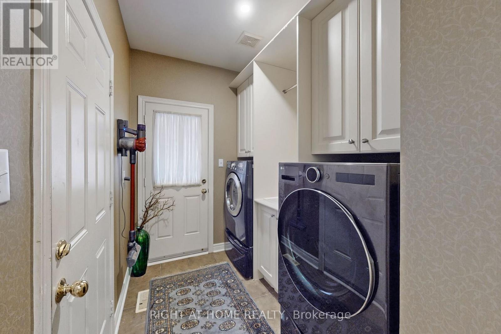 78 Middlecote Drive, Ajax, Ontario  L1T 0J5 - Photo 22 - E12100260