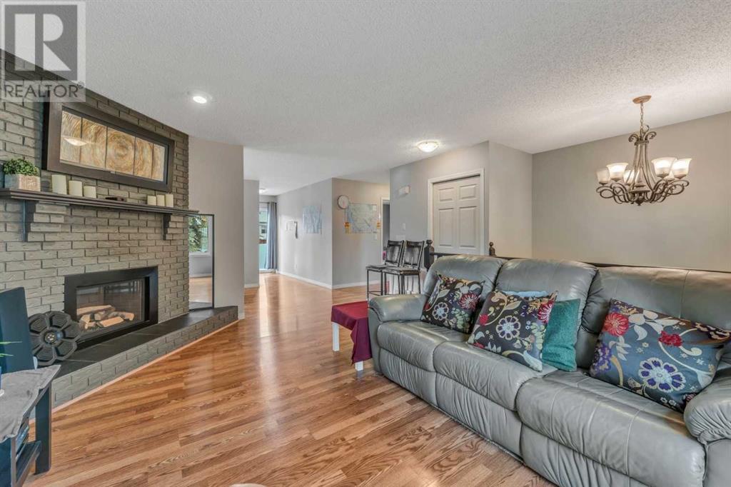 Property at 95 MacEwan Glen Road NW image 4