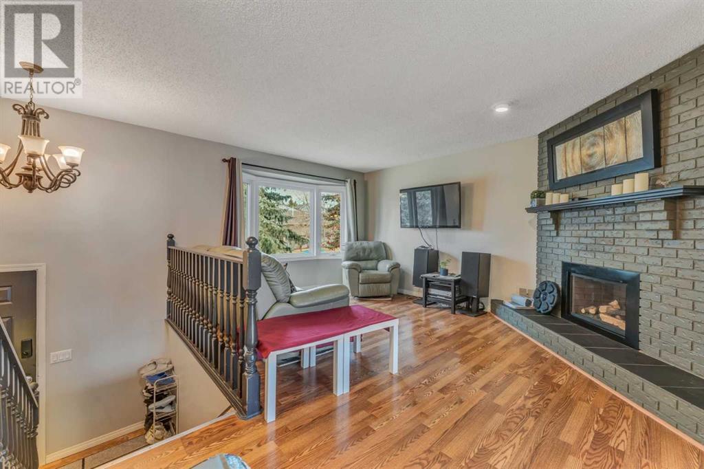Property at 95 MacEwan Glen Road NW image 3