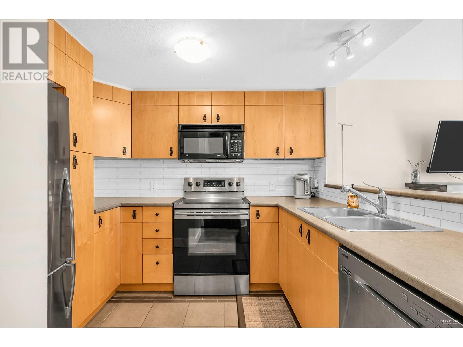 28 7428 Southwynde Avenue, Burnaby, British Columbia  V3N 0A1 - Photo 9 - R2993132