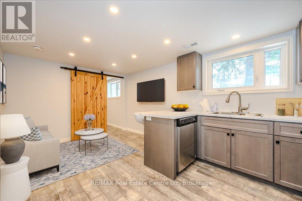 23 Julia Drive, Guelph, Ontario  N1H 5V9 - Photo 3 - X12098593