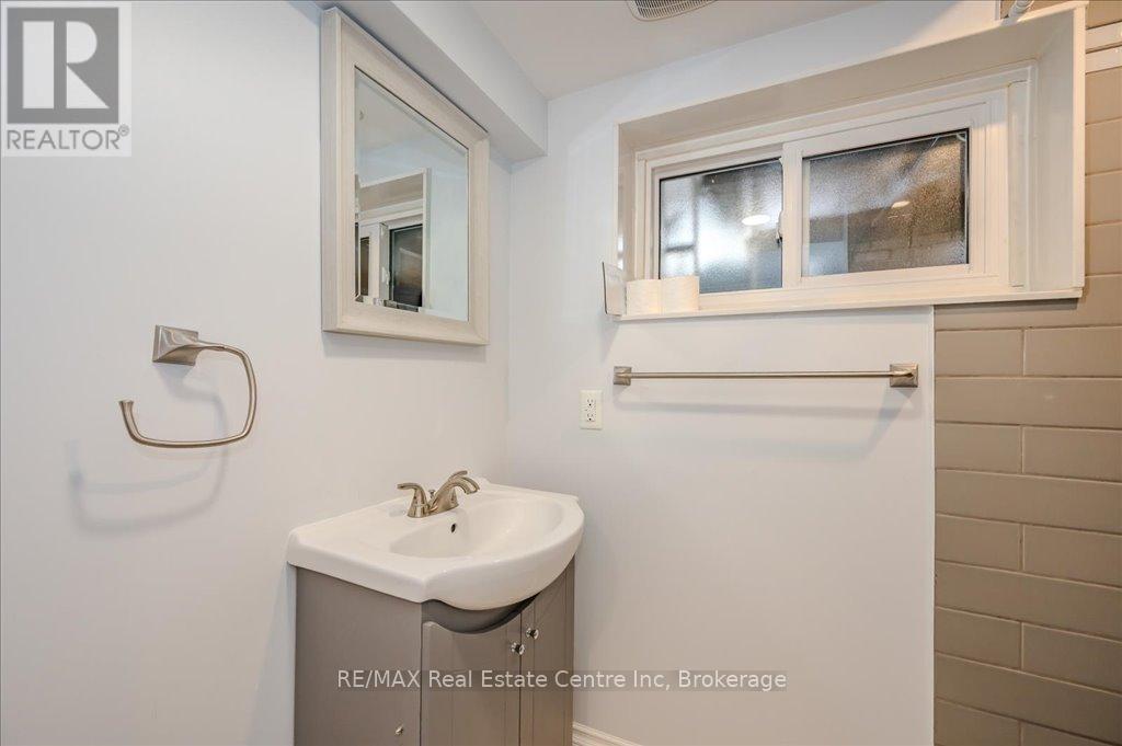 23 Julia Drive, Guelph, Ontario  N1H 5V9 - Photo 8 - X12098593