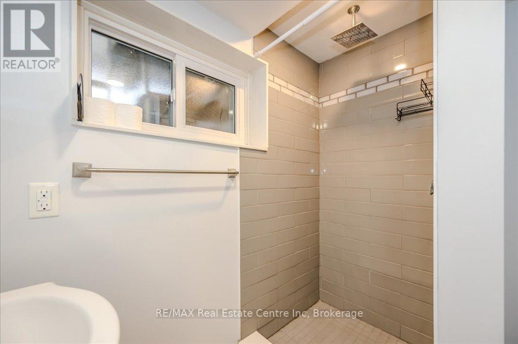 23 Julia Drive, Guelph, Ontario  N1H 5V9 - Photo 9 - X12098593