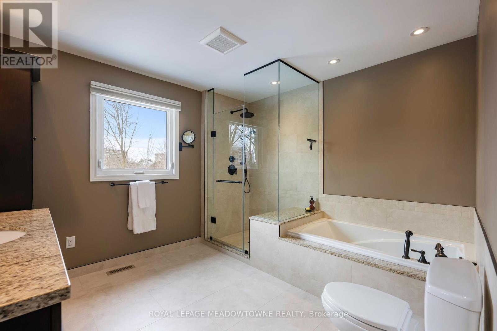 28 Pine Tree Crescent, Brampton, Ontario  L6W 1C8 - Photo 24 - W11980665