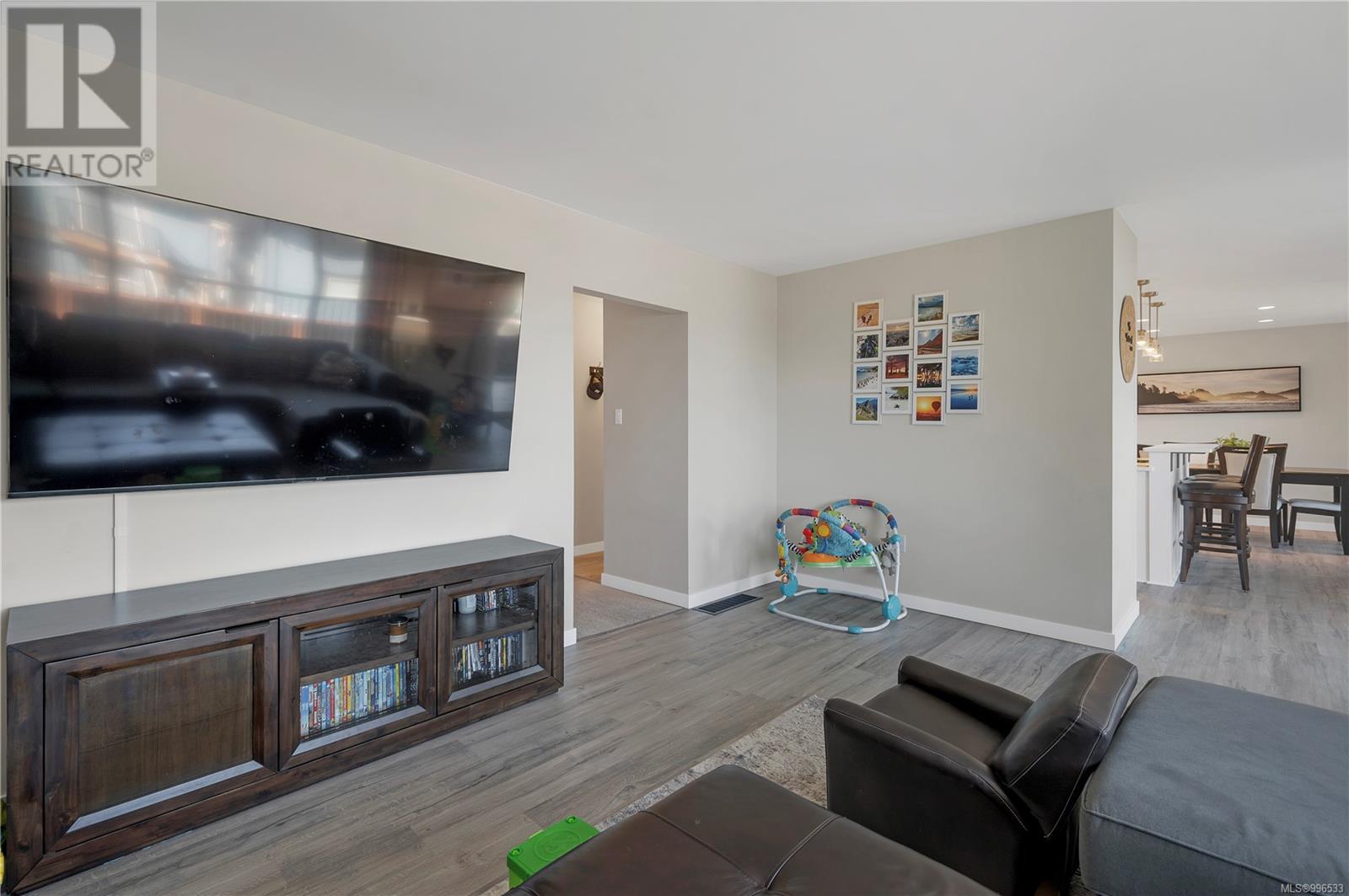 Property at 1221 Alder St image 4
