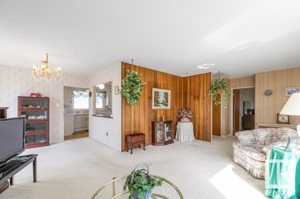 Property at 9316 166 ST NW image 4