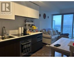 5811 - 5 BUTTERMILL AVENUE, Vaughan, Ontario