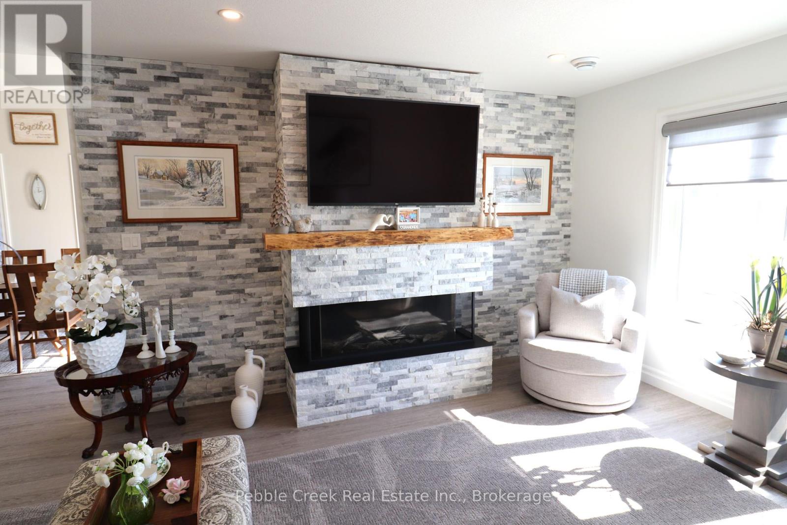215 Lake Breeze Drive, Ashfield-Colborne-Wawanosh, Ontario  N7A 0C6 - Photo 13 - X12014778