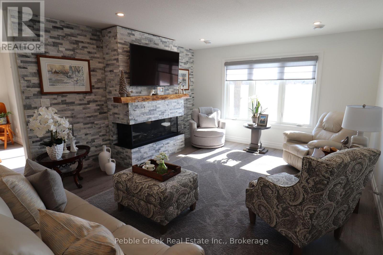215 Lake Breeze Drive, Ashfield-Colborne-Wawanosh, Ontario  N7A 0C6 - Photo 12 - X12014778
