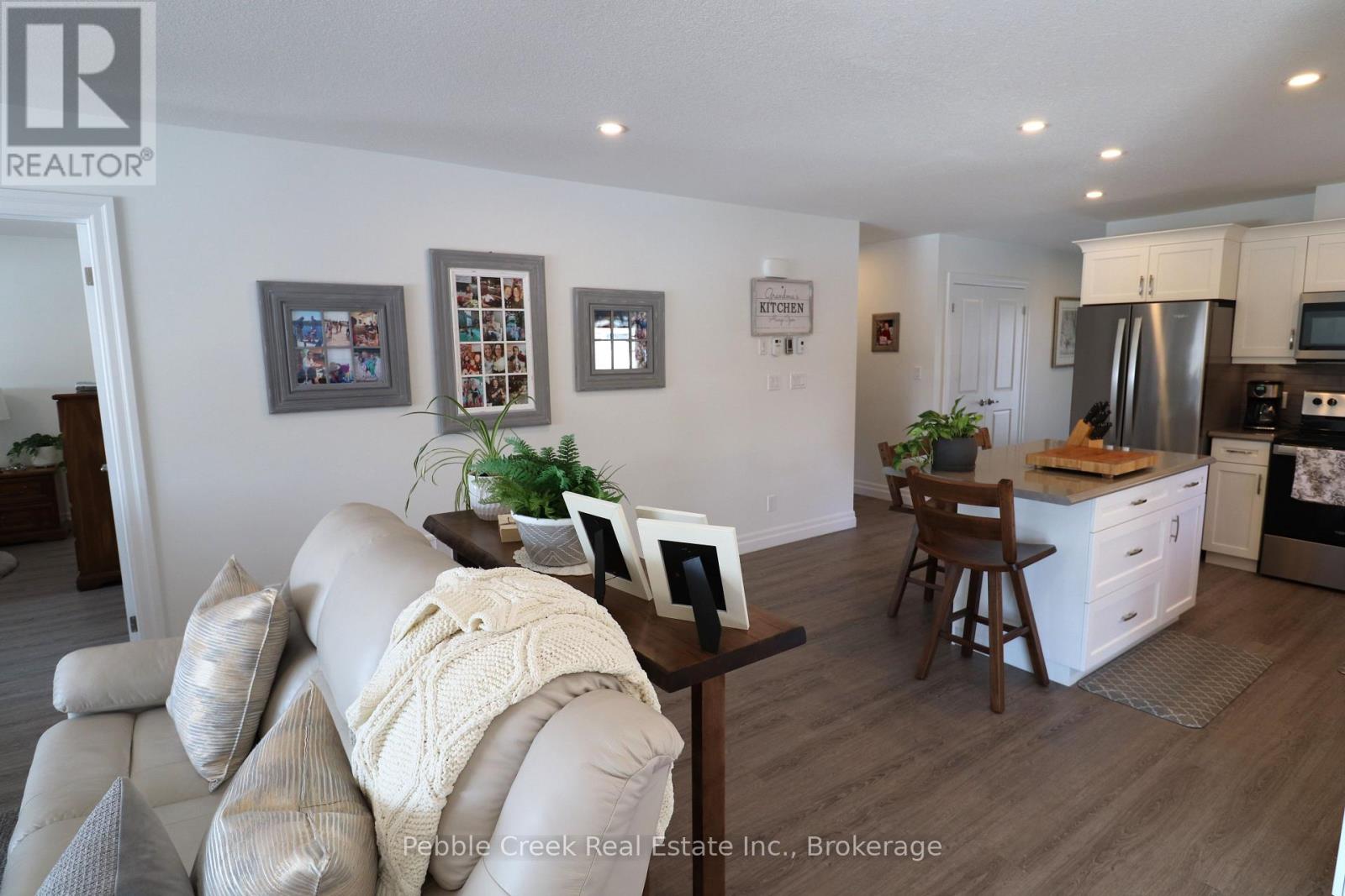 215 Lake Breeze Drive, Ashfield-Colborne-Wawanosh, Ontario  N7A 0C6 - Photo 19 - X12014778