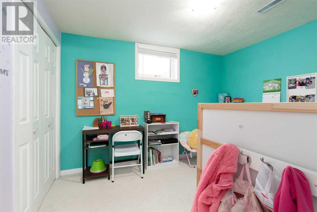 806 18 Street N, Lethbridge, Alberta  T1H 3H2 - Photo 33 - A2208537