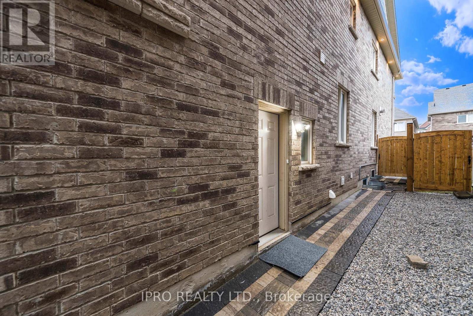 Property at 27 TYSONVILLE CIRCLE image 3