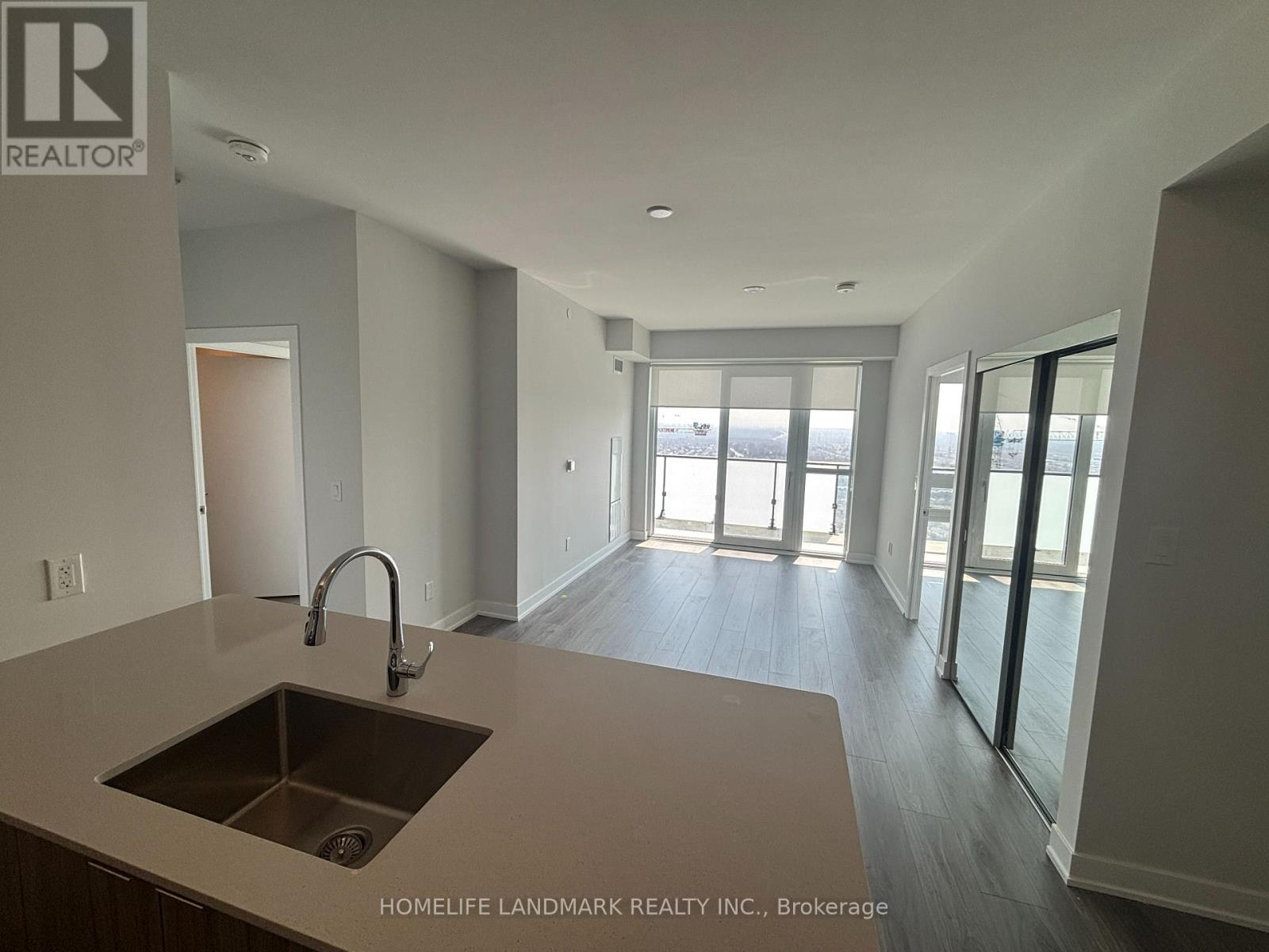 3007 - 430 Square One Drive, Mississauga (City Centre), Ontario  L5B 0L6 - Photo 3 - W12106276