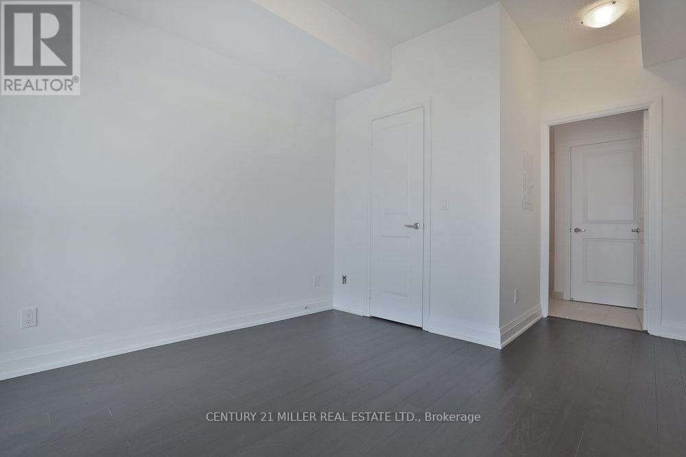 404 - 65 Speers Road, Oakville, Ontario  L6K 3V5 - Photo 18 - W12106294
