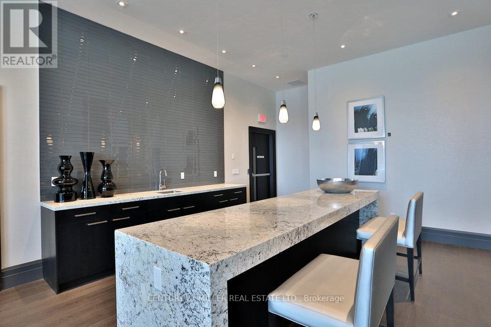 404 - 65 Speers Road, Oakville, Ontario  L6K 3V5 - Photo 22 - W12106294