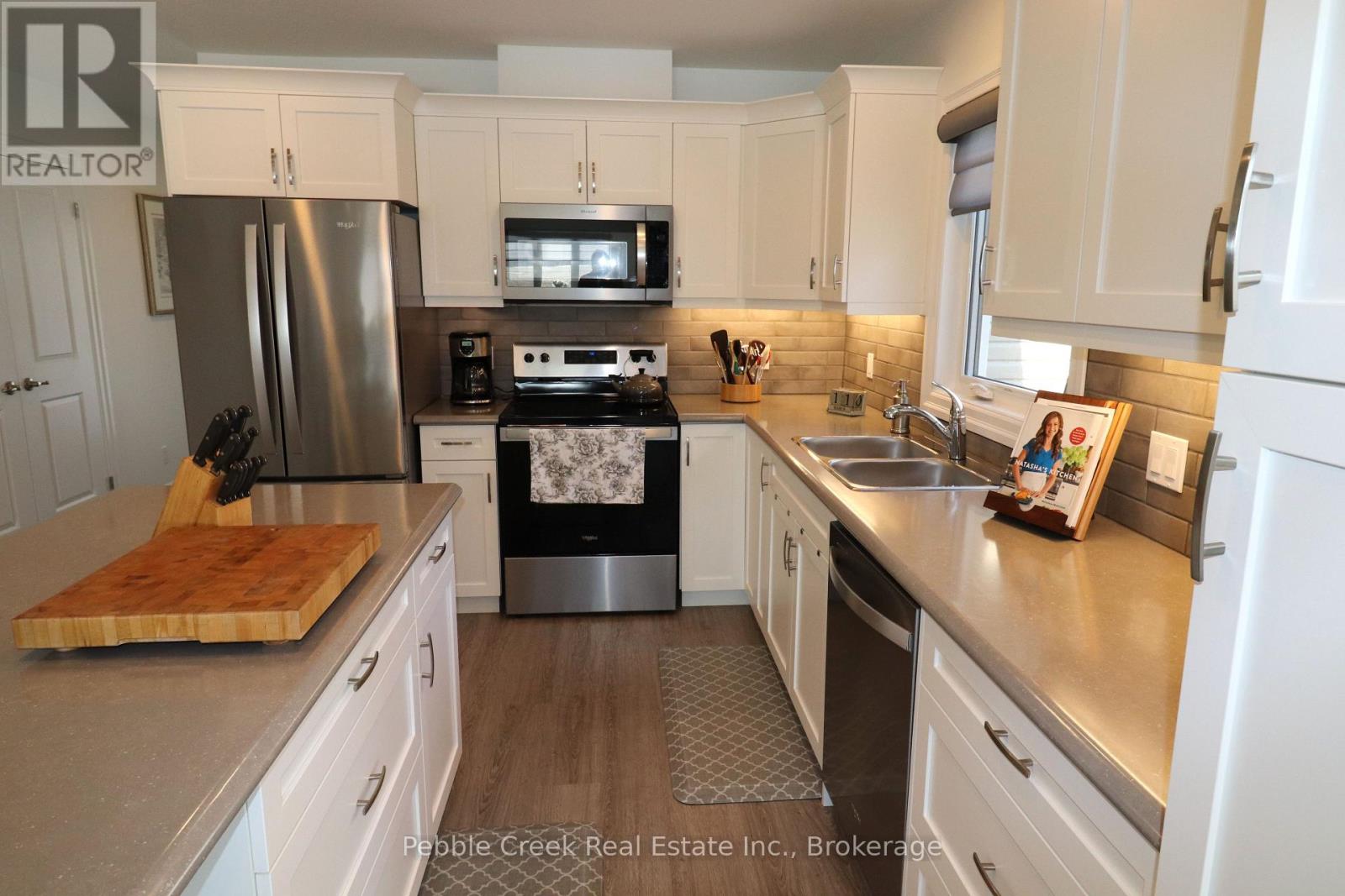 215 Lake Breeze Drive, Ashfield-Colborne-Wawanosh, Ontario  N7A 0C6 - Photo 10 - X12014778