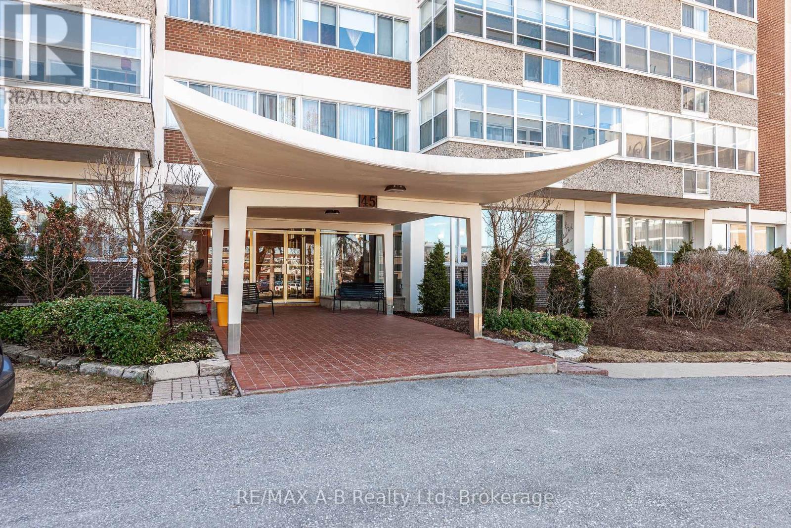 Property at 102 - 45 WESTMOUNT ROAD N image 2