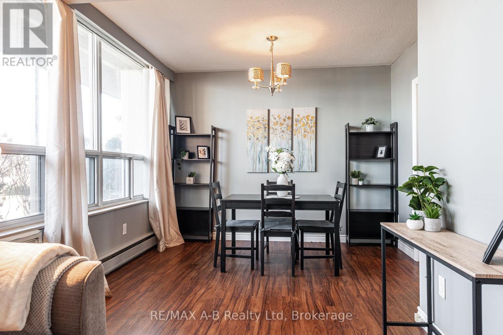 Property at 102 - 45 WESTMOUNT ROAD N image 3