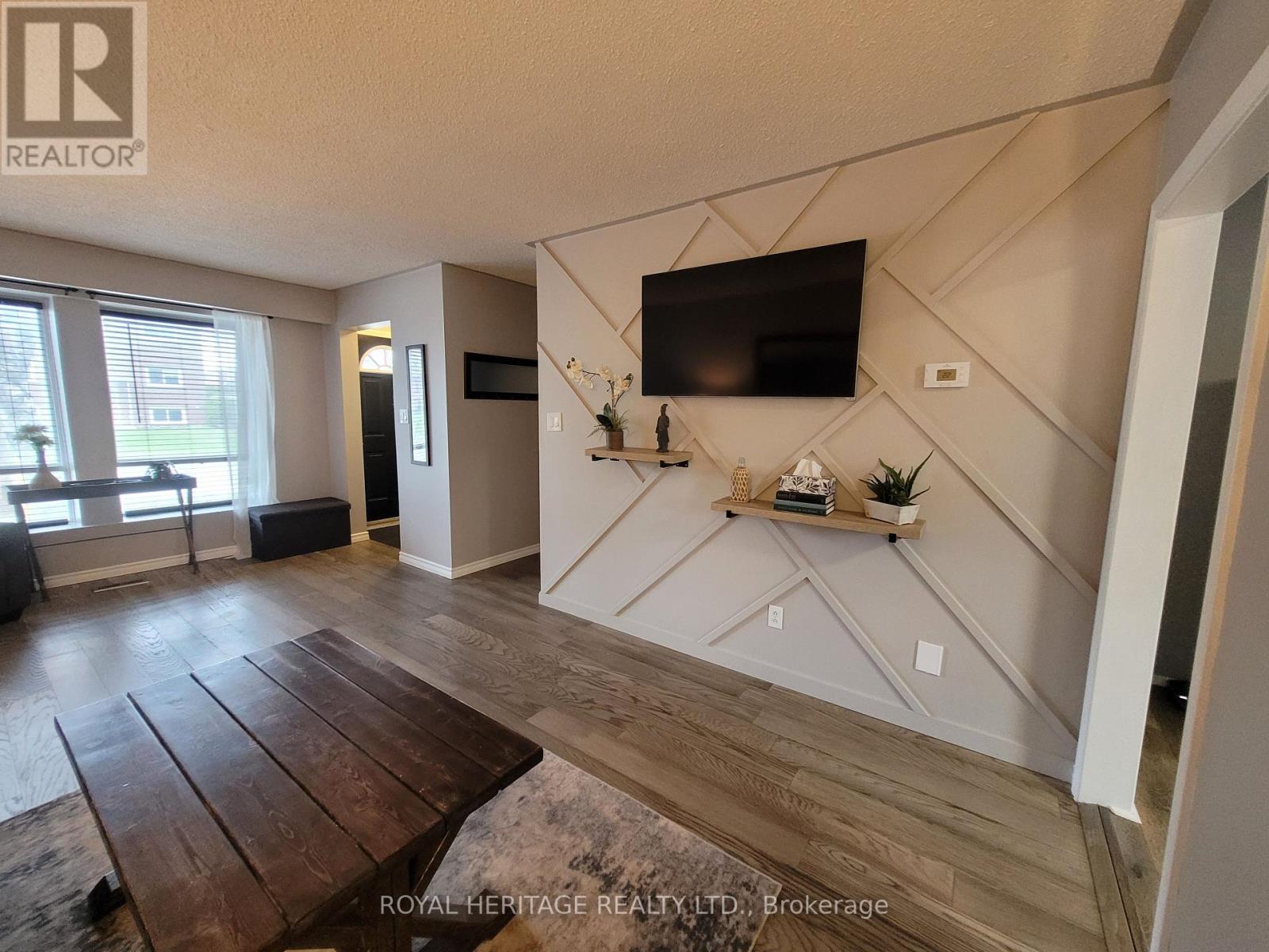 Property at 681 ATHOL STREET E image 4