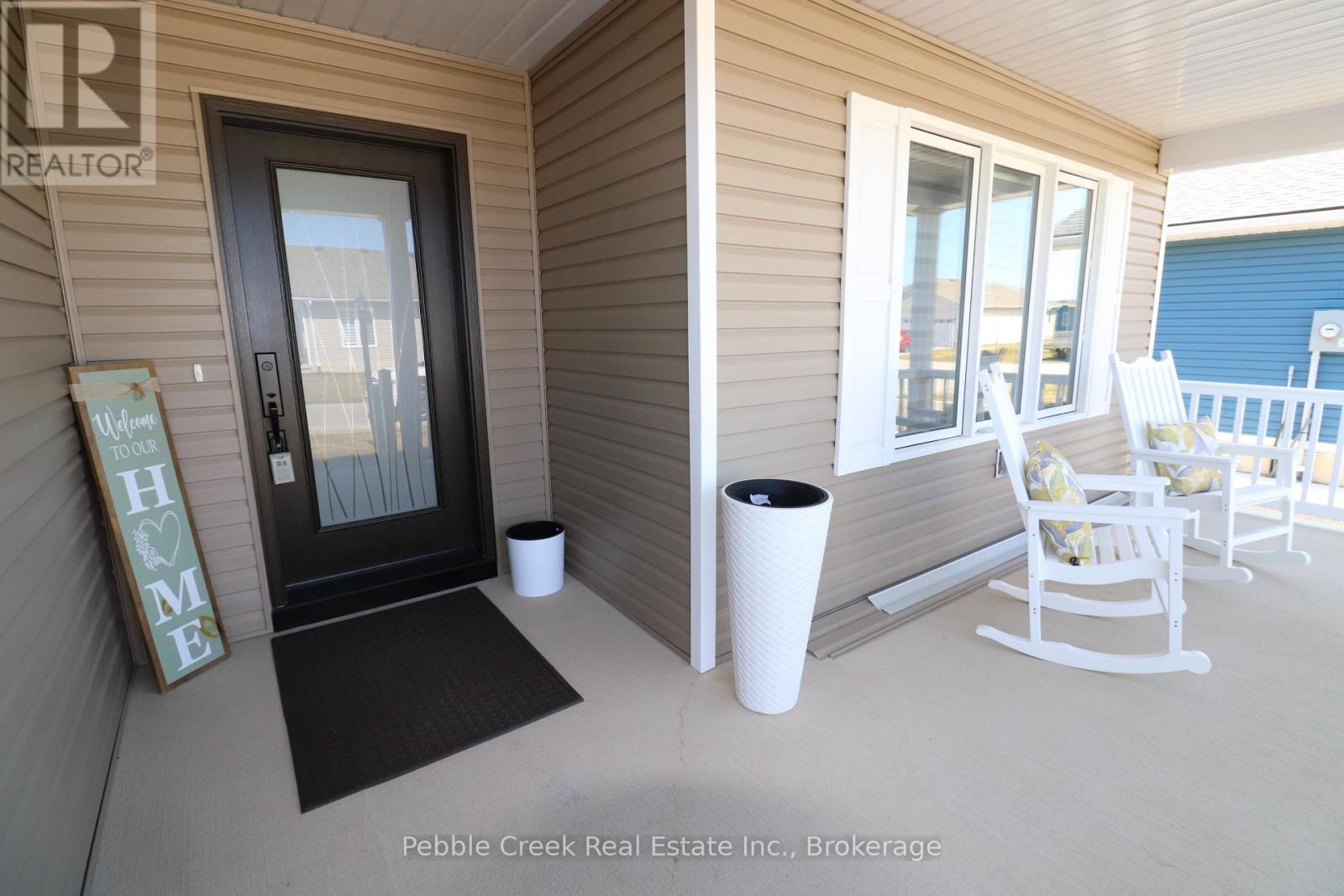 215 Lake Breeze Drive, Ashfield-Colborne-Wawanosh, Ontario  N7A 0C6 - Photo 3 - X12014778