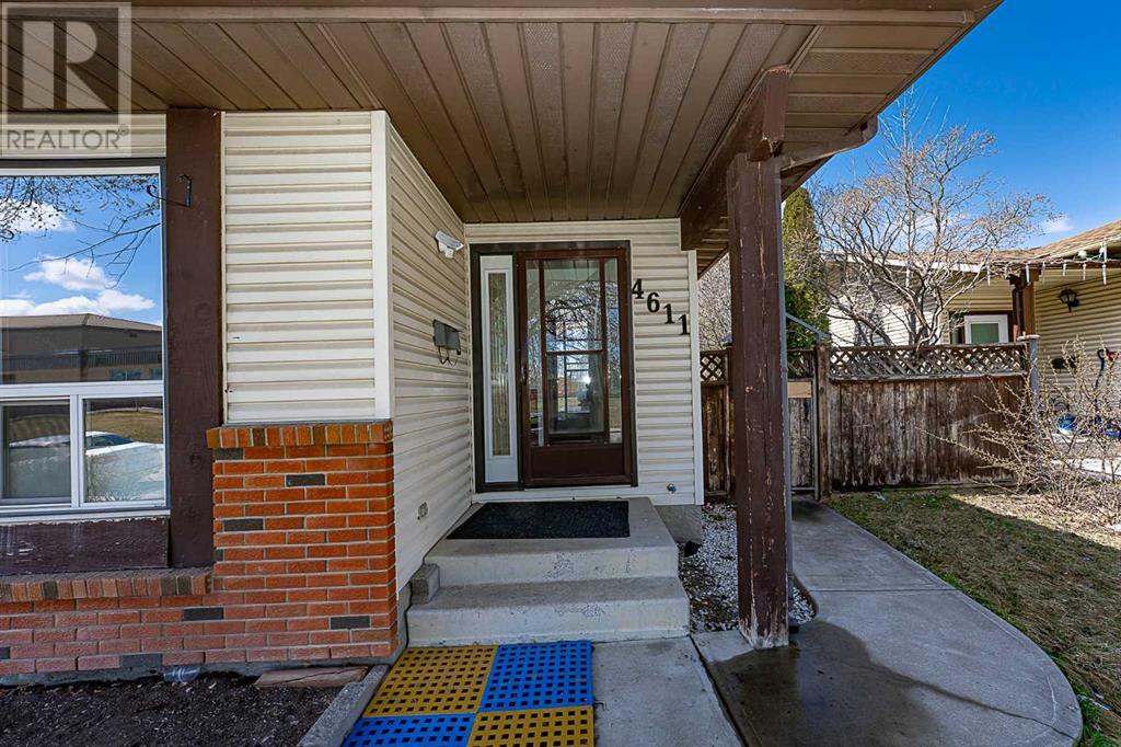 4611 64 Street Ne, Calgary, Alberta  T1Y 5G2 - Photo 3 - A2212438