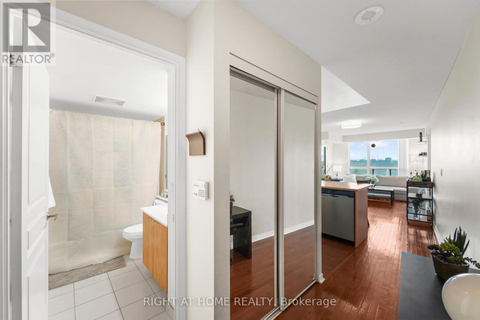 712 - 503 Beecroft Road, Toronto (Willowdale West), Ontario  M2N 0A2 - Photo 30 - C12106360