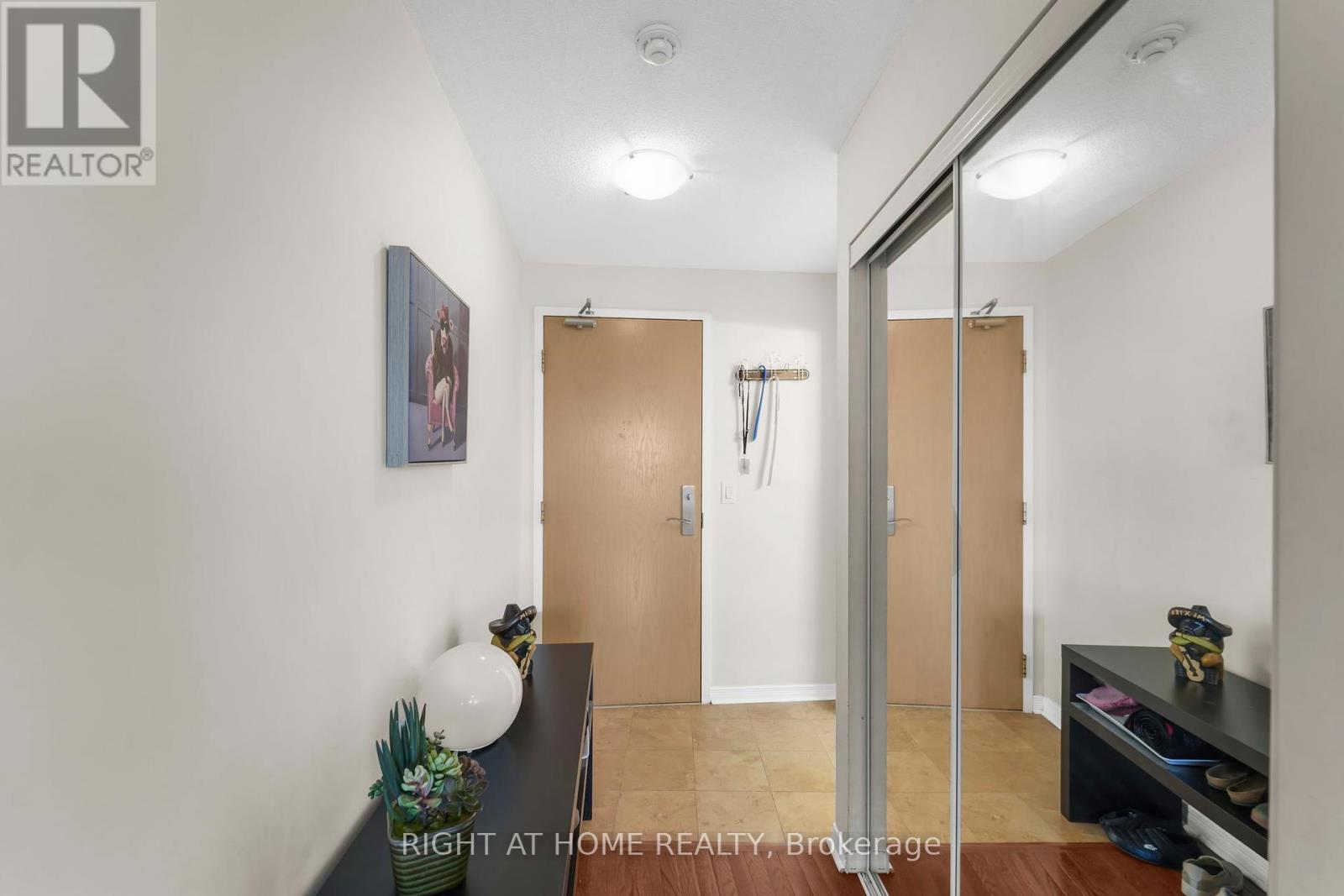 712 - 503 Beecroft Road, Toronto (Willowdale West), Ontario  M2N 0A2 - Photo 7 - C12106360