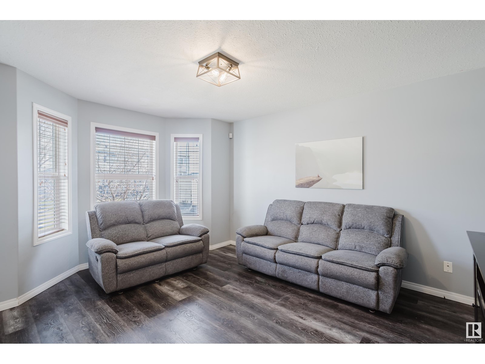 Property at 3004 49 ST image 4