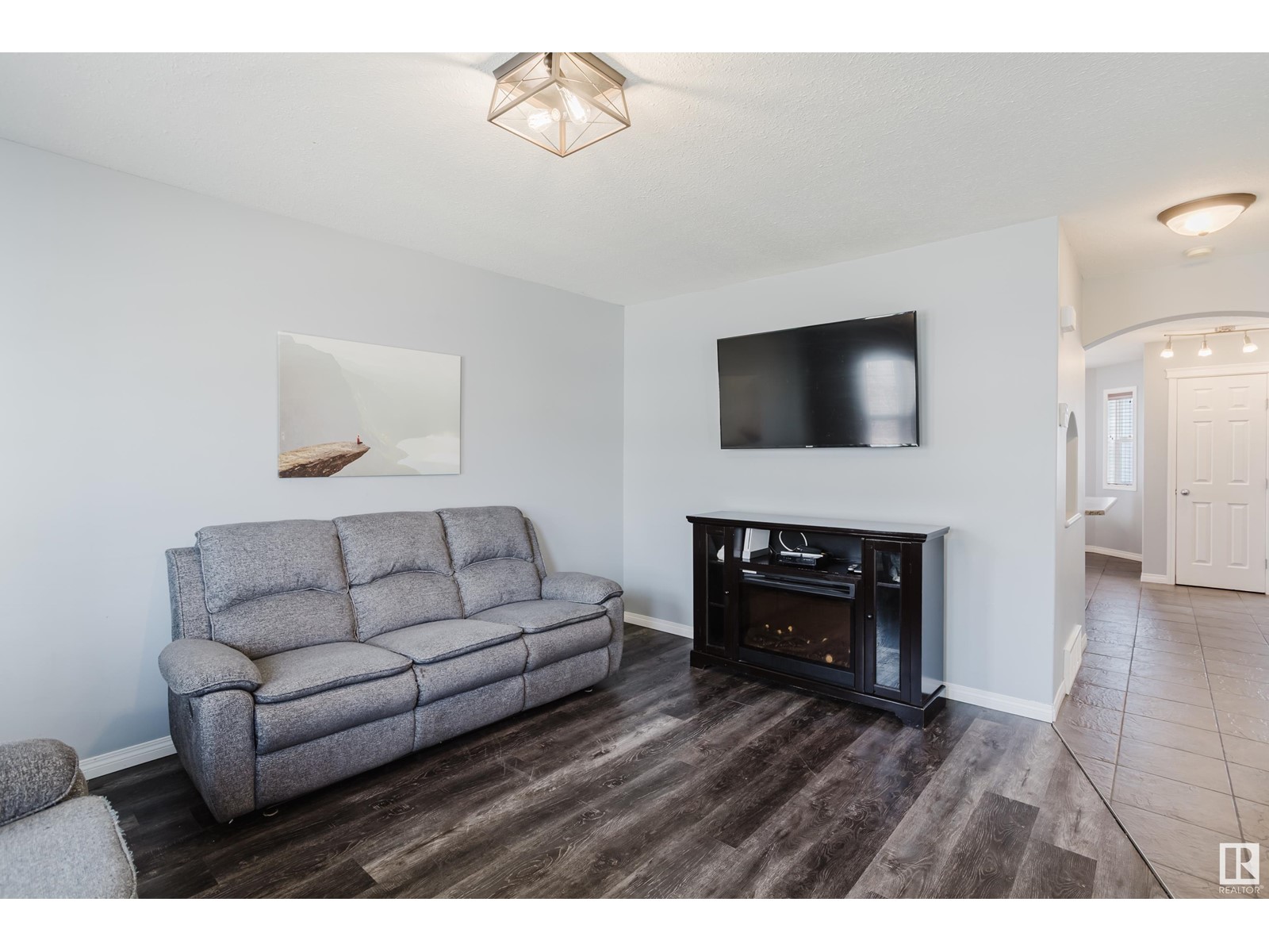 Property at 3004 49 ST image 5