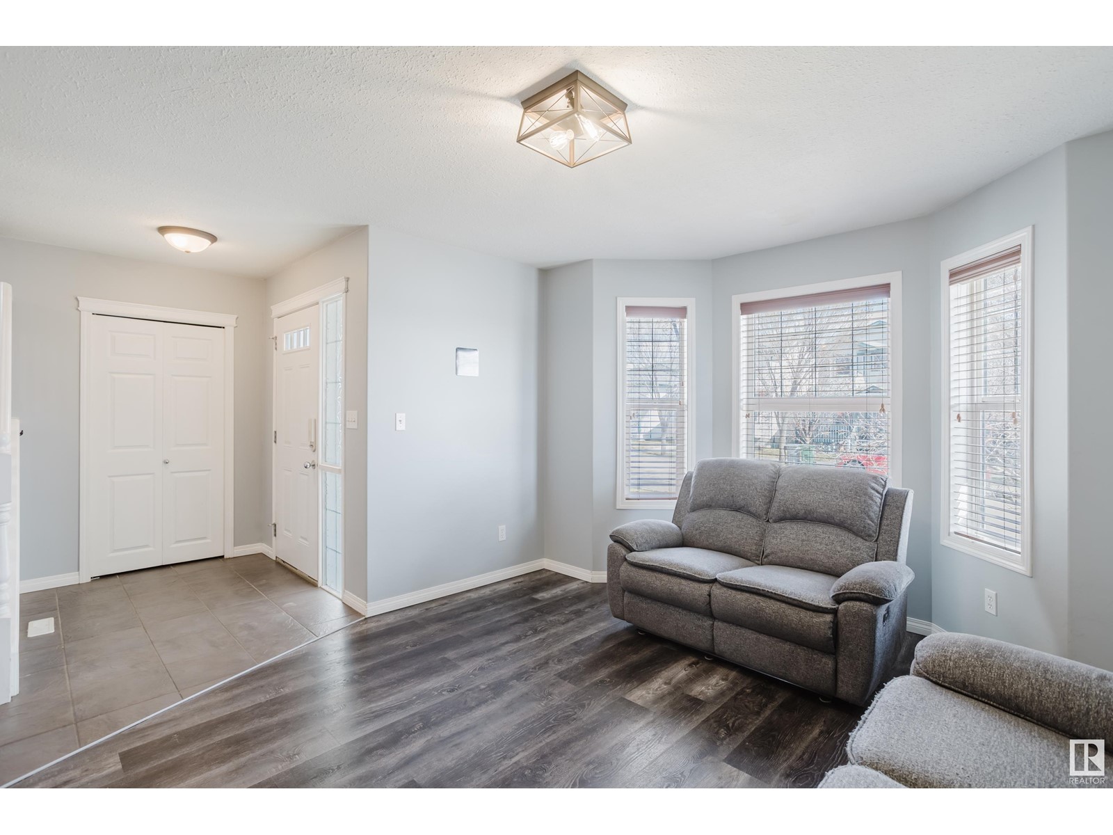 Property at 3004 49 ST image 2
