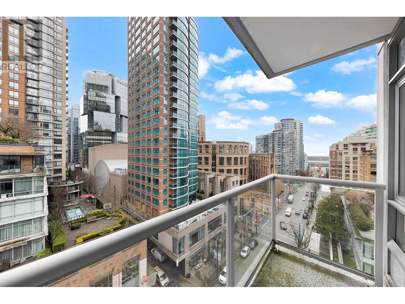 Listing Picture 8 of 25 : 904 480 ROBSON STREET, Vancouver / 溫哥華 - 魯藝地產 Yvonne Lu Group - MLS Medallion Club Member