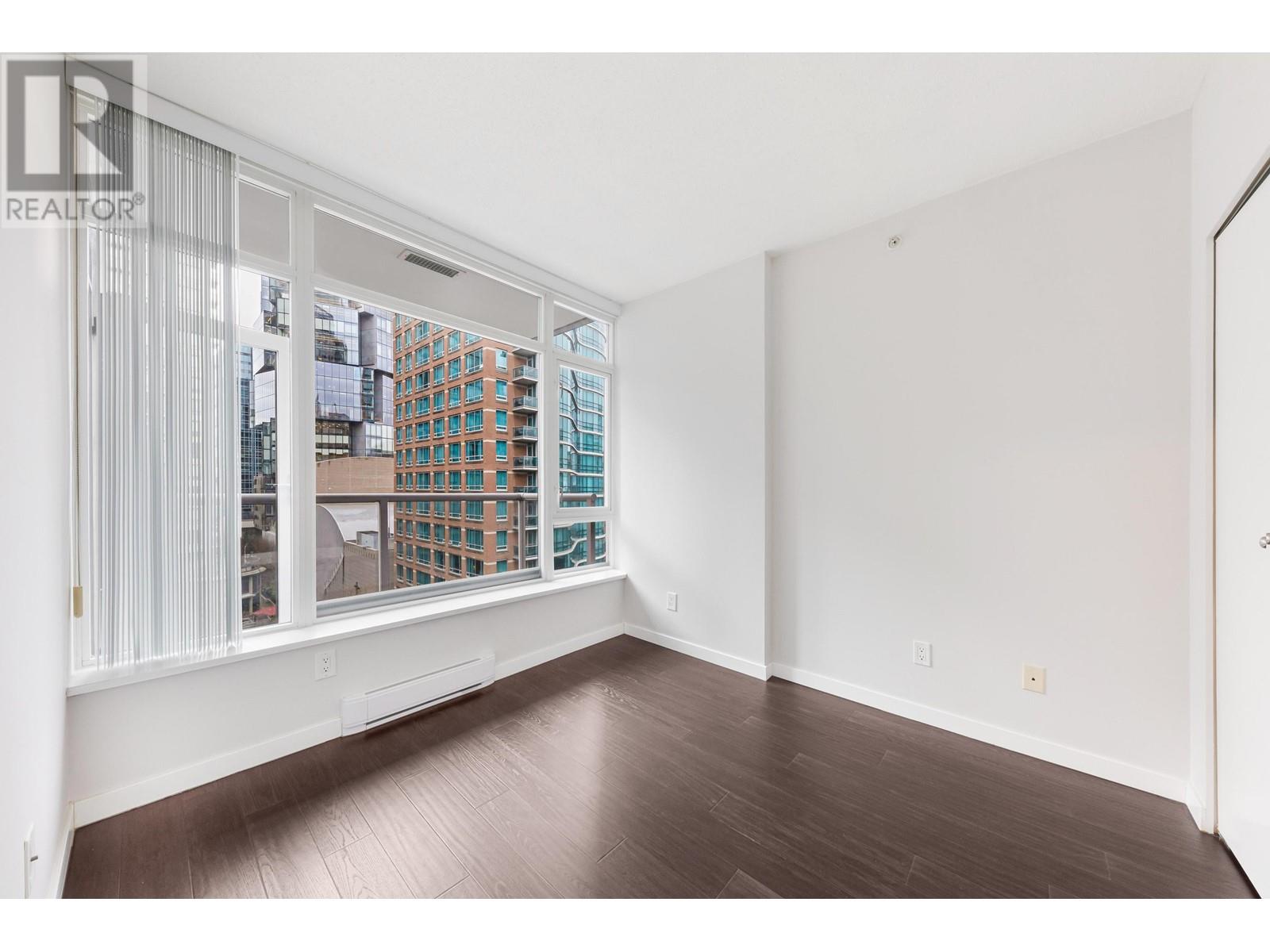 Listing Picture 11 of 25 : 904 480 ROBSON STREET, Vancouver / 溫哥華 - 魯藝地產 Yvonne Lu Group - MLS Medallion Club Member