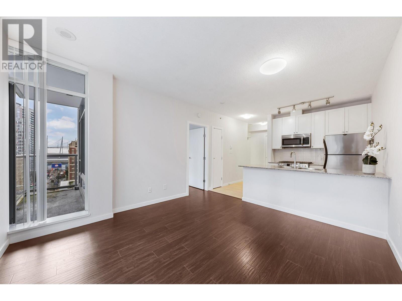 Listing Picture 10 of 25 : 904 480 ROBSON STREET, Vancouver / 溫哥華 - 魯藝地產 Yvonne Lu Group - MLS Medallion Club Member