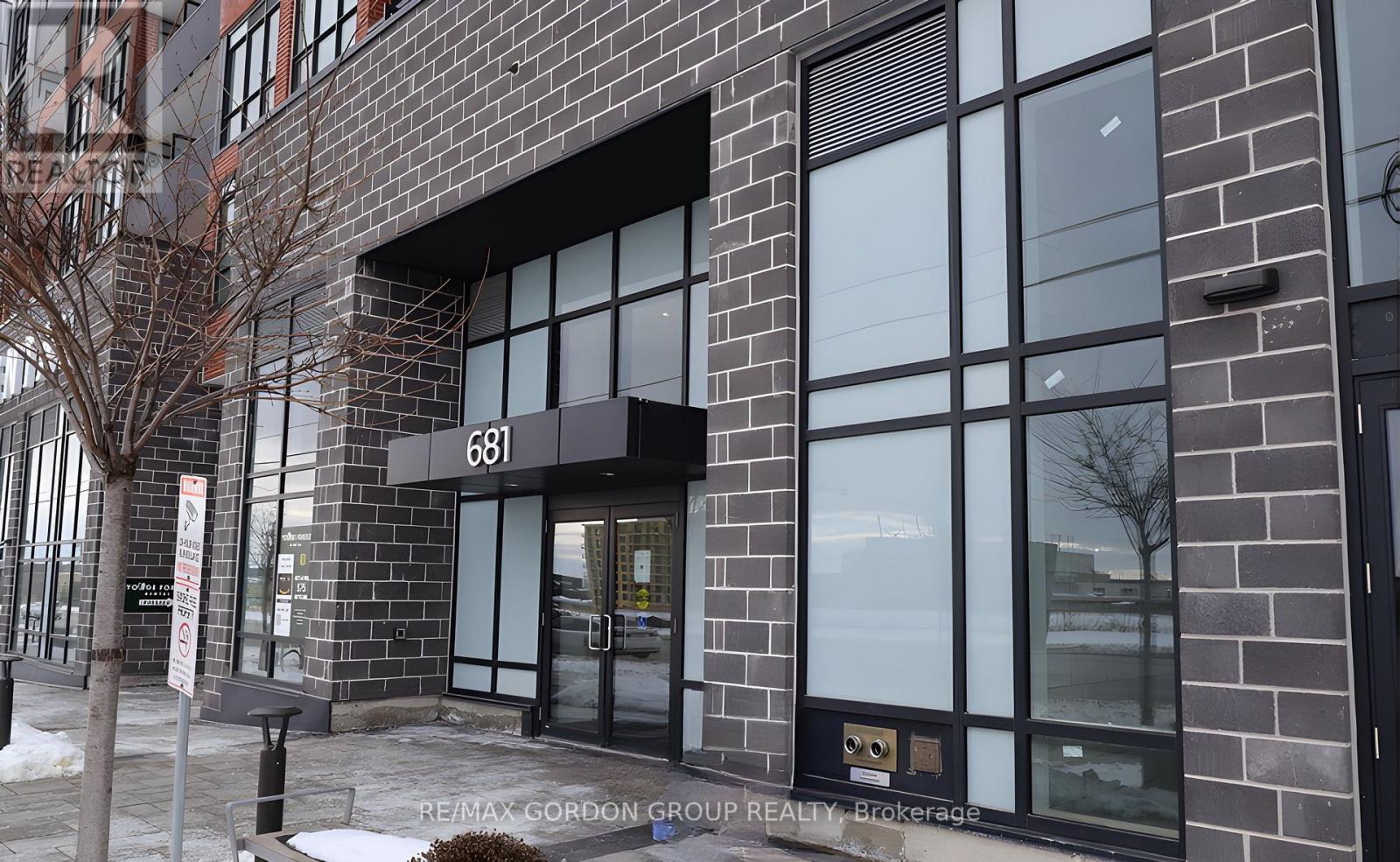 20&21 - 681 Yonge Street, Barrie (Painswick South), Ontario  L9J 0K1 - Photo 3 - S12106373